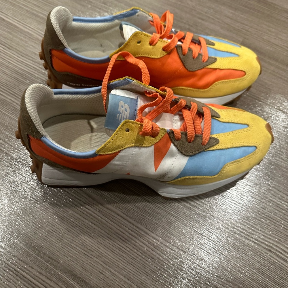 New Balance 327